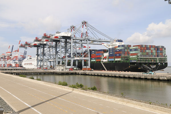 Tàu CMA-CGM Pelleas trọng tải 145 ngàn TEUs cập Cảng CMIT.