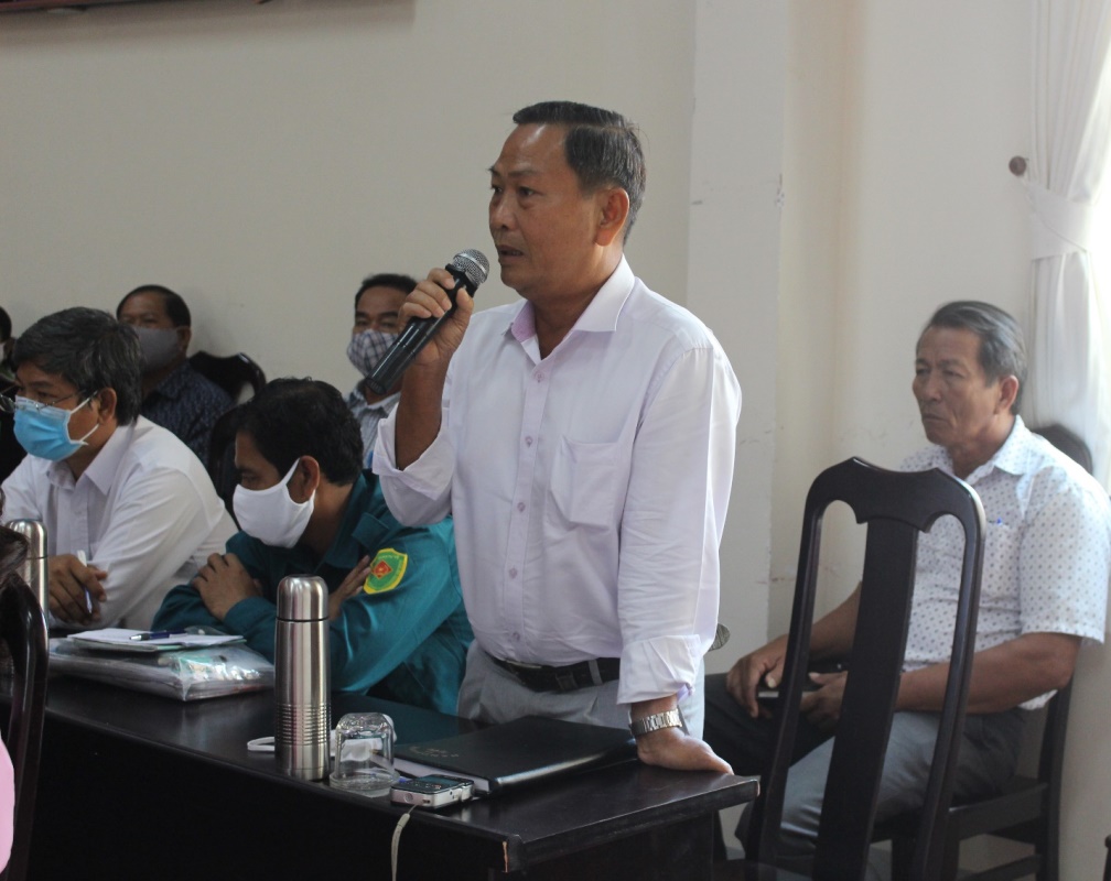 CửCử tri Phạm Phú Quốc (khu phố Hải Lạc, TT. Phước Hải, huyện Đất Đỏ) đề xuất xây dựng thêm nhiều nhà ở xã hội cho người thu nhập thấp. Ảnh: TUỆ LÂM