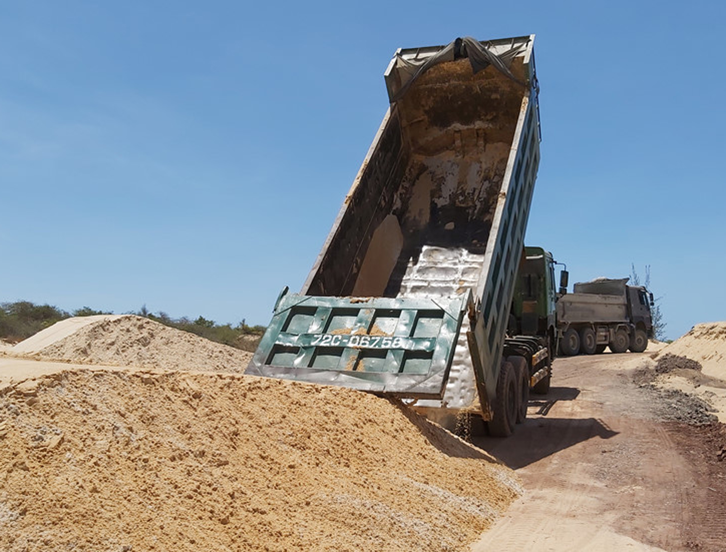 Hiện trường vụ  khai thác, vận chuyển khoáng sản trái phép tại khu vực ấp Láng Hàng, xã Bình Châu, huyện Xuyên Mộc. 