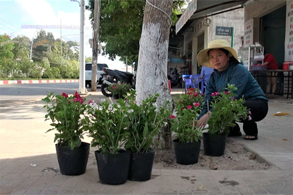 Bà Bùi Thị Sen, Chủ tịch Hội LHPH huyện Châu Đức cho biết, thời gian qua, phụ nữ Châu Đức đã thực hiện tốt phong trào 3 sạch “sạch nhà, sạch bếp, sạch ngõ”.