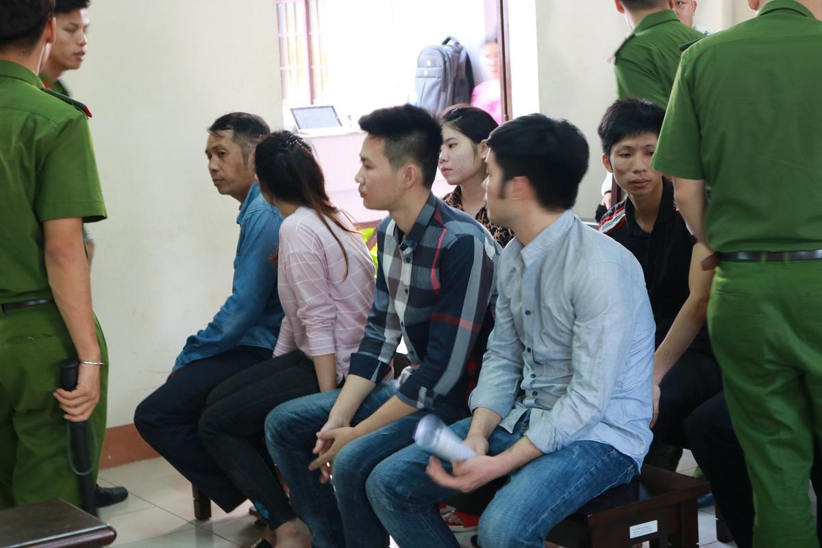 Các bị cáo tại phiên tòa.