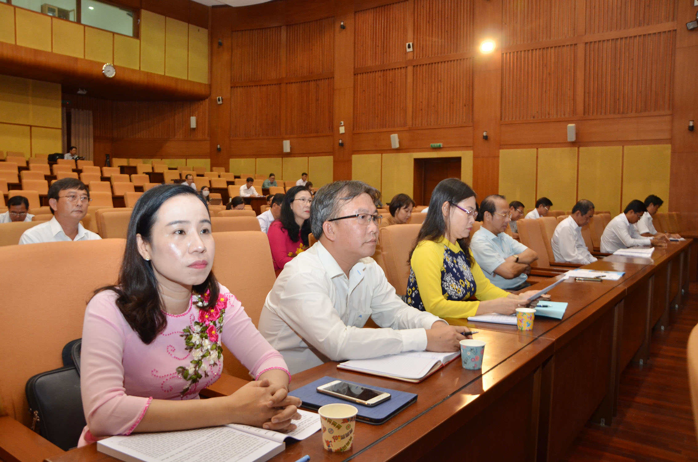 Các đại biểu tham dự hội thảo.