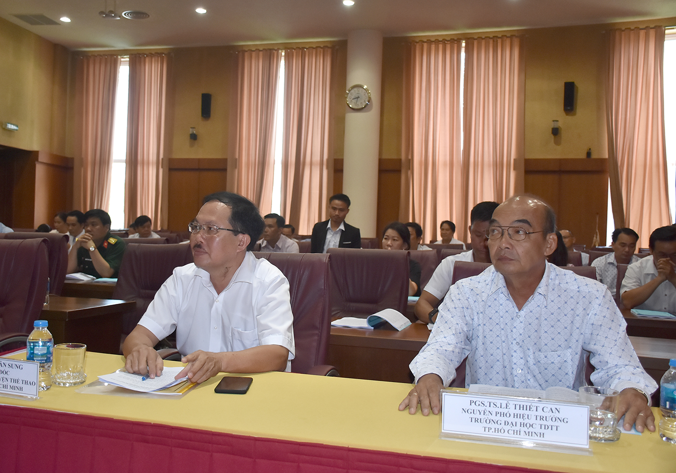 Các chuyên gia TDTT của Trung tâm Huấn luyện TT Quốc gia TP.HCM và Trường ĐH TDTT TP.HCM tham dự hội thảo.