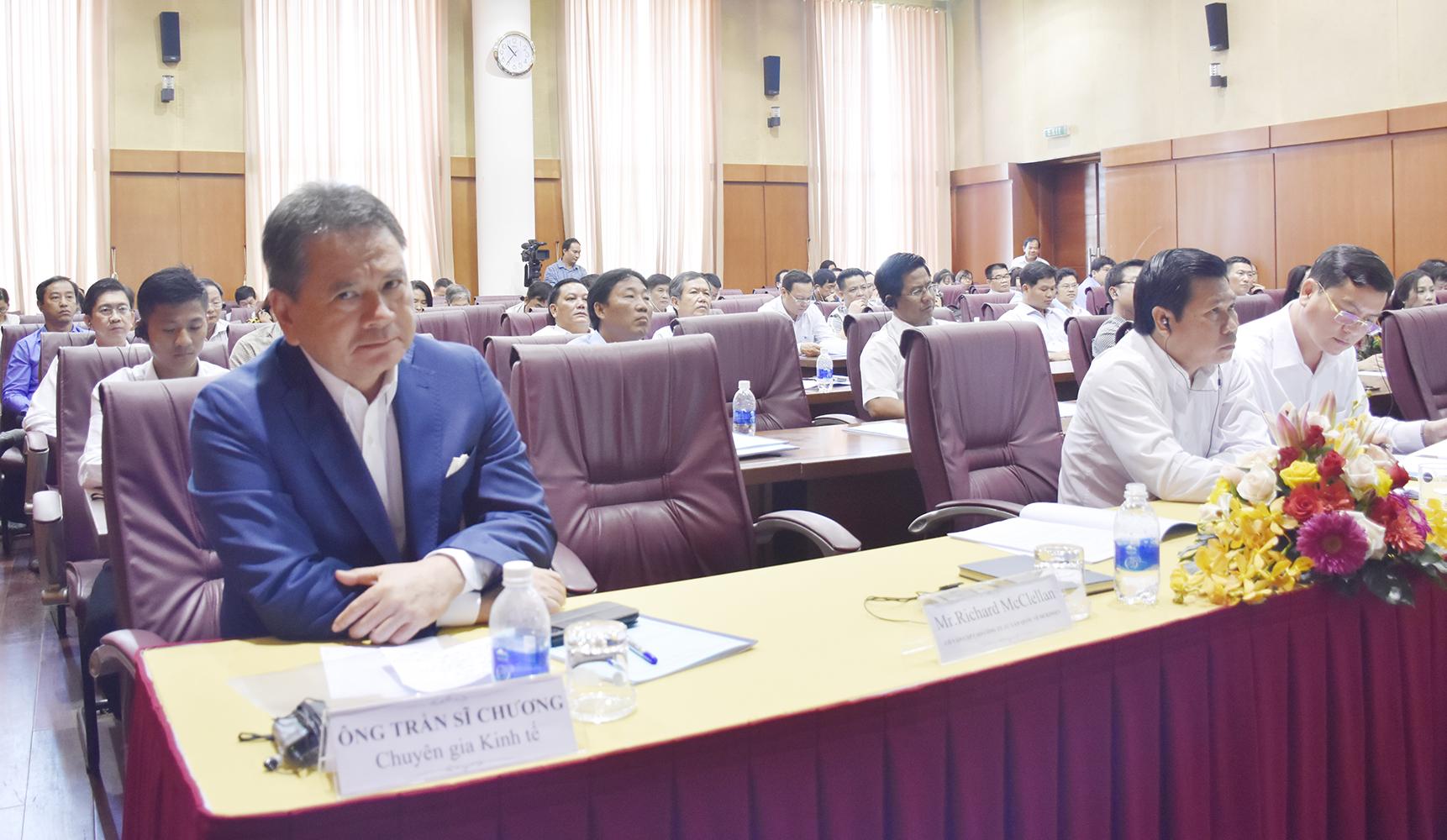 hội thảo thu hút sự tham dự của nhiều DN, nhà đầu tư, các chuyên gia kinh tế - tài chính.  