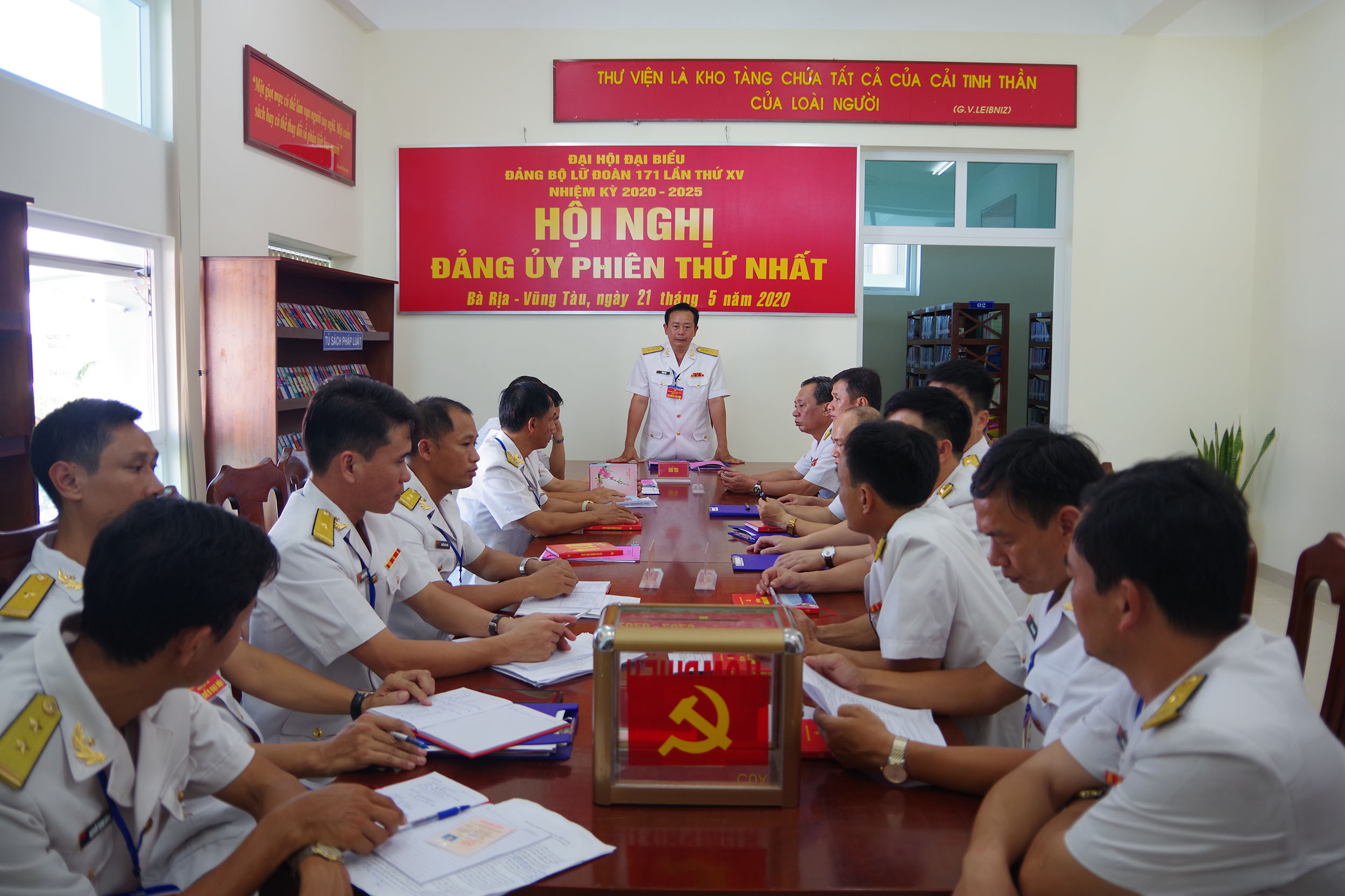 BCH nhiệm kỳ mới họp phiên thứ nhất.