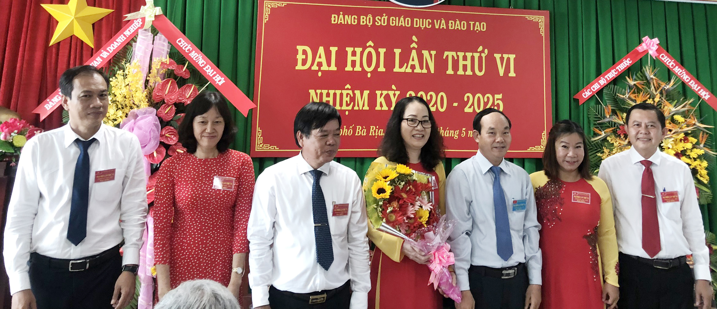 Ban chấp hành khóa mới ra mắt tại Đại hội.
