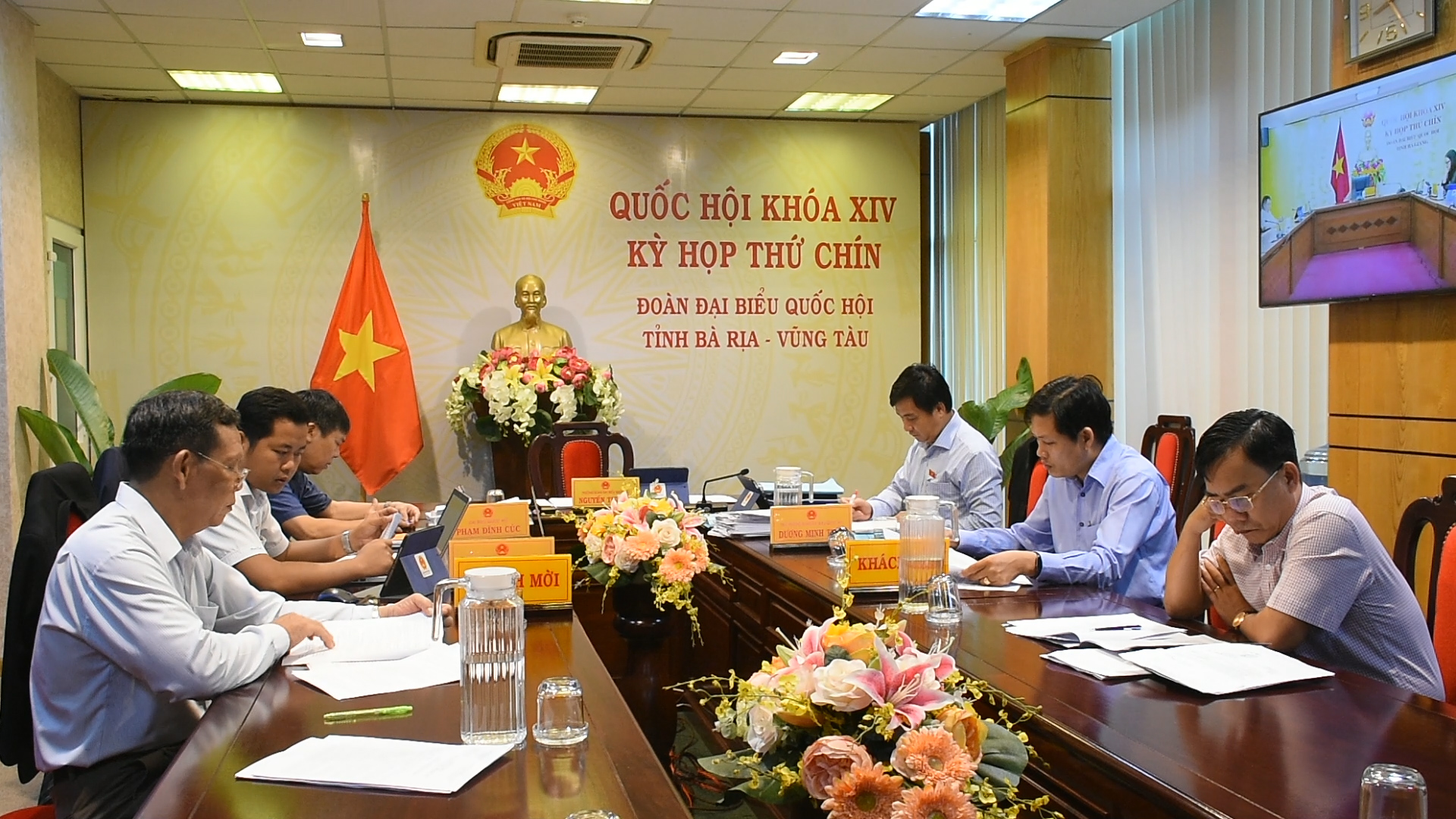 Các đại biểu Đoàn ĐBQH tỉnh tham dự kỳ họp tại điểm cầu tỉnh BR-VT.