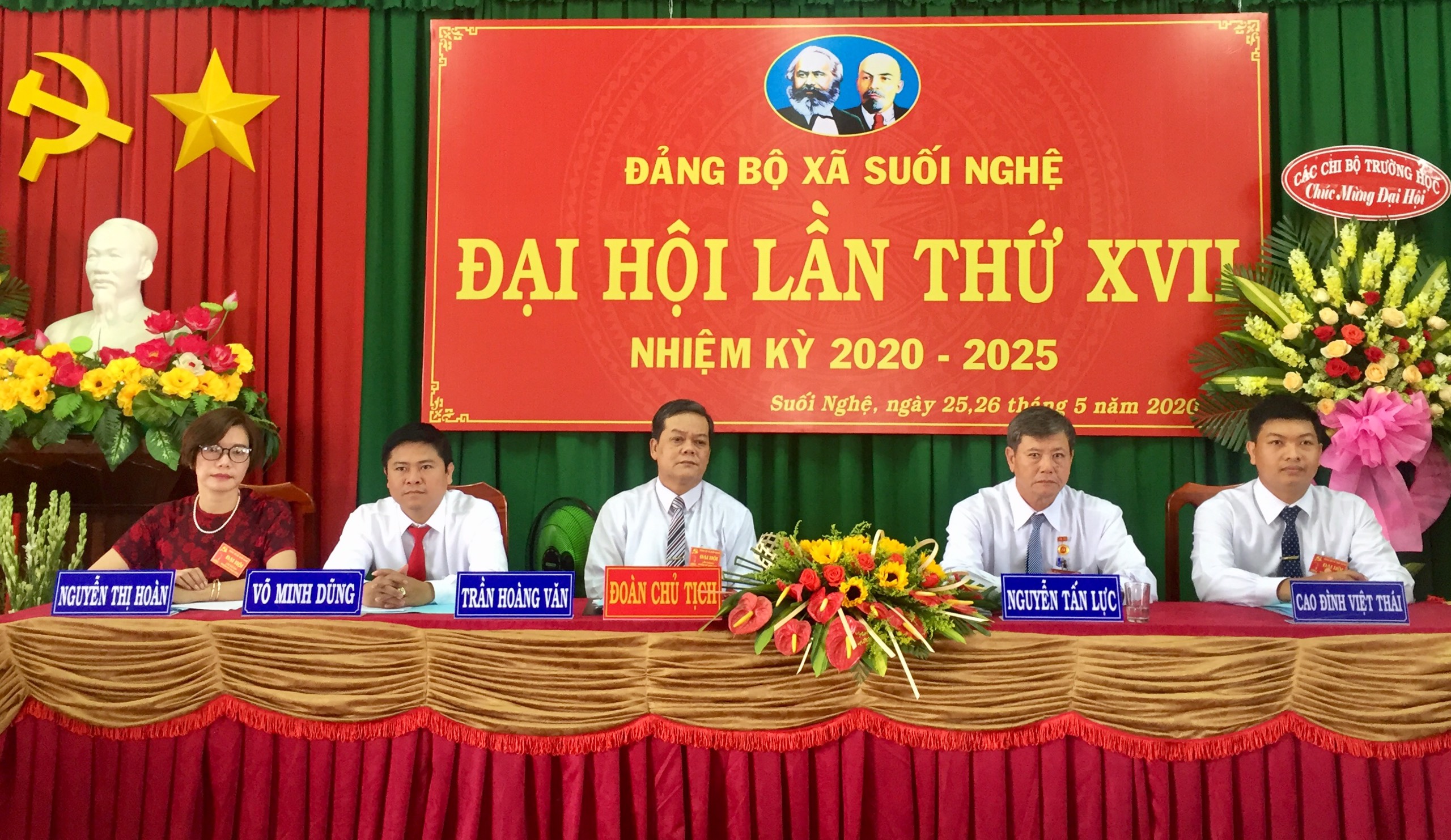 Đoàn Chủ tịch Đại hội Đảng bộ xã Suối Nghệ lần thứ XVII, nhiệm kỳ 2020-2025