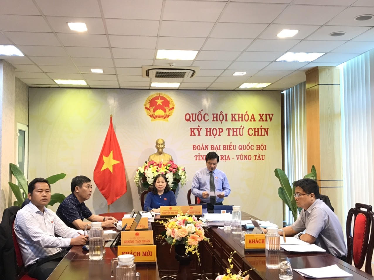 Đại biểu Dương Minh Tuấn, Đoàn ĐBQH tỉnh BR-VT góp ý cho Dự thảo Luật Đầu tư (sửa đổi). Ảnh: THỤY NHIÊN