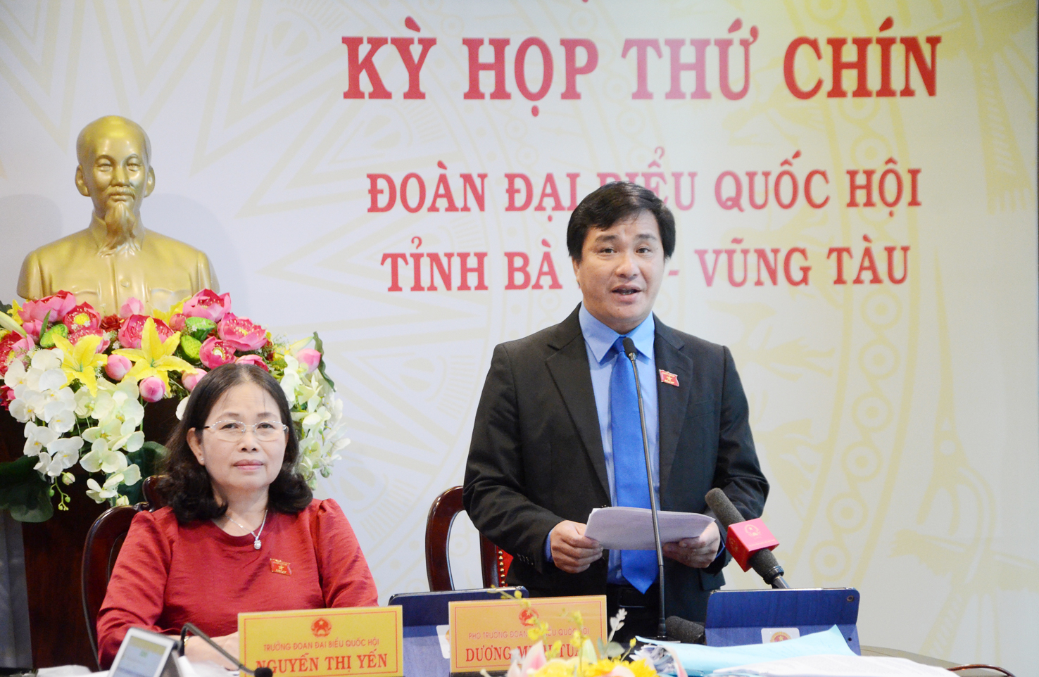 Đại biểu Dương Minh Tuấn, Phó Trưởng Đoàn ĐBQH tỉnh cho ý kiến xung quanh các vấn đề  về việc thực hiện chính sách, pháp luật về phòng, chống xâm hại trẻ em sáng 27/5.