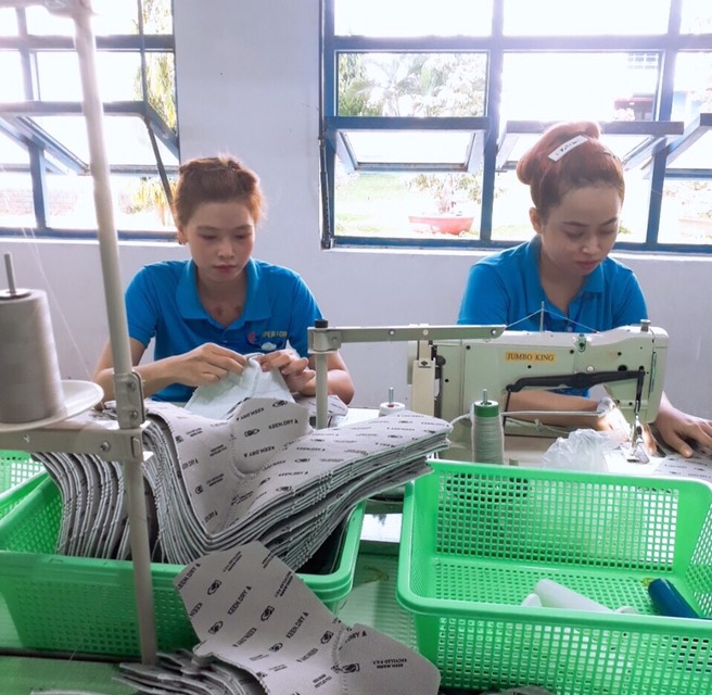 Công nhân may Công ty TNHH Chất lượng Toàn Cầu SUPERIOR (KCN Mỹ Xuân B1, TX.Phú Mỹ)