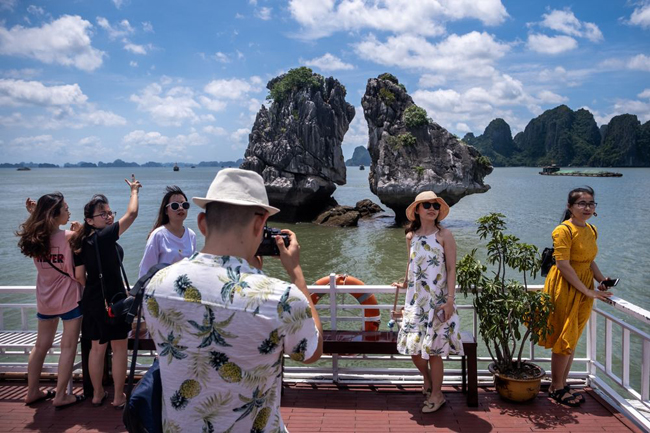 Du khách Việt Nam tích cực hưởng ứng du lịch nội địa. Ảnh: Getty Images