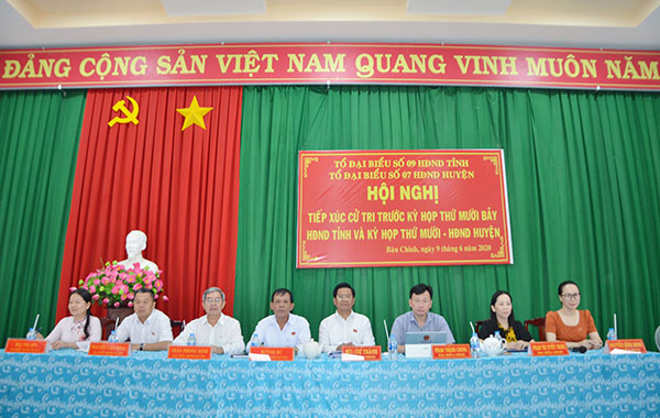 Tổ đại biểu số 9 HĐND tỉnh TXCT xã Bàu Chinh và xã Kim Long, huyện Châu Đức. Ảnh: MINH THANH