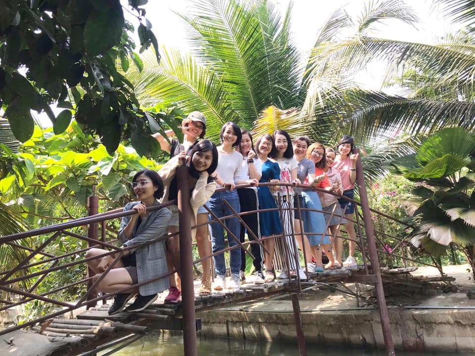 Du khách check-in, chụp hình lưu lại kỷ niệm tại KDL sinh thái  Tứ Phương Thất Đảo.