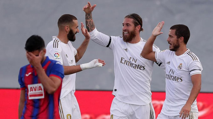 Real Madrid vẫn tiếp tục có chiến thắng và chờ đợi Barca sẩy chân.