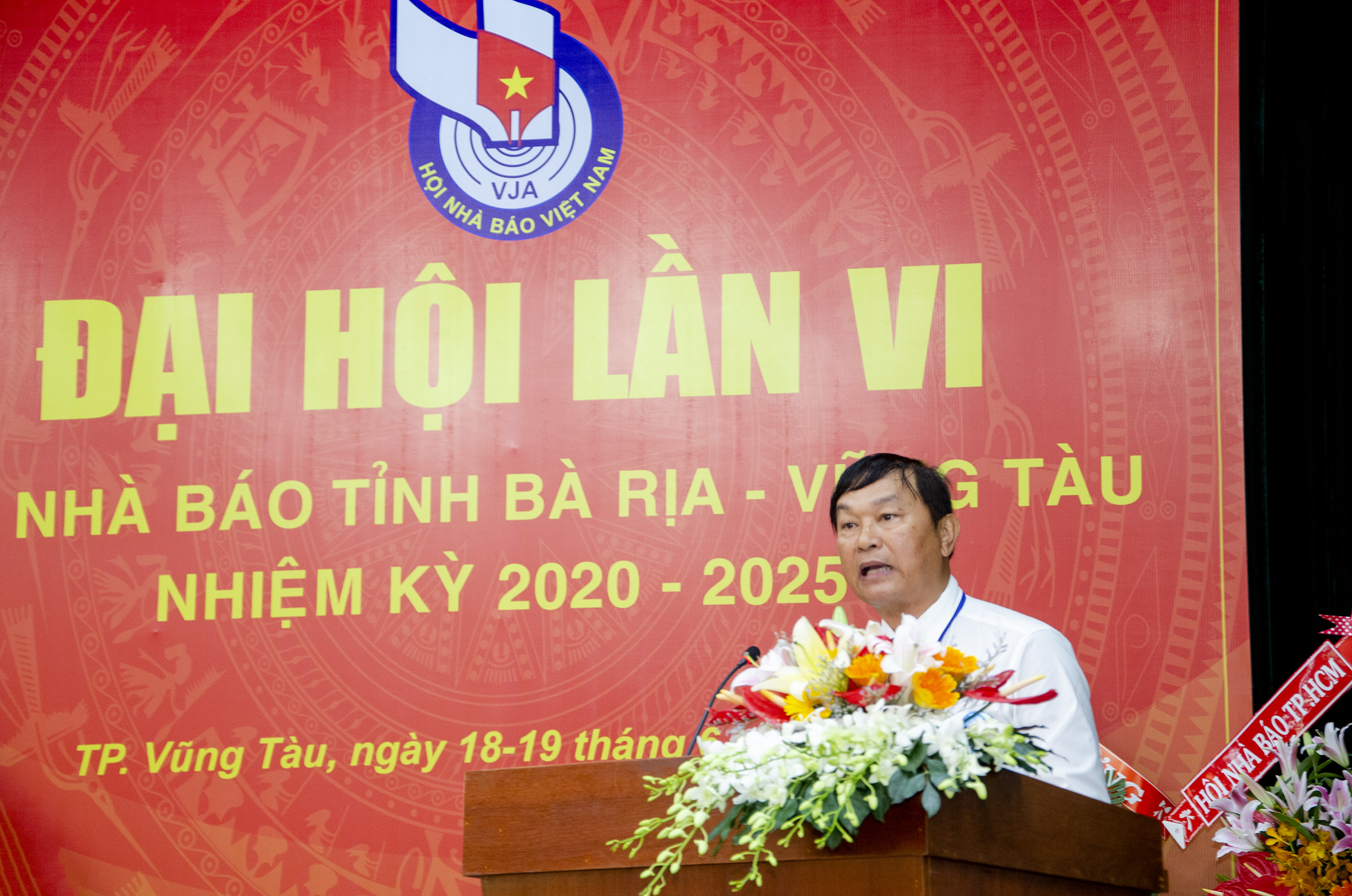 Ông Phan Đức Hiền, Chủ tịch Hội Nhà báo tỉnh phát biểu khai mạc đại hội.