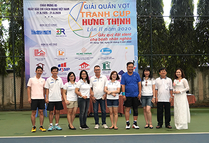 Các VĐV chụp hình lưu niệm cùng Ban Tổ chức.