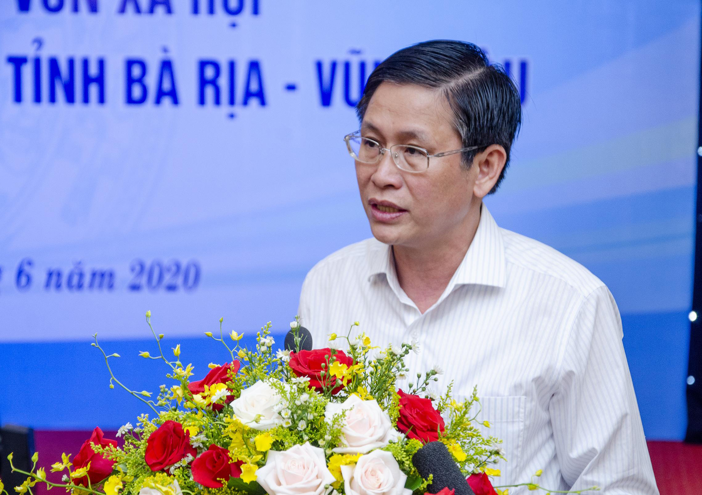 Ông Lê Ngọc Khánh, Phó Chủ tịch UBND tỉnh phát biểu khai mạc hội nghị.