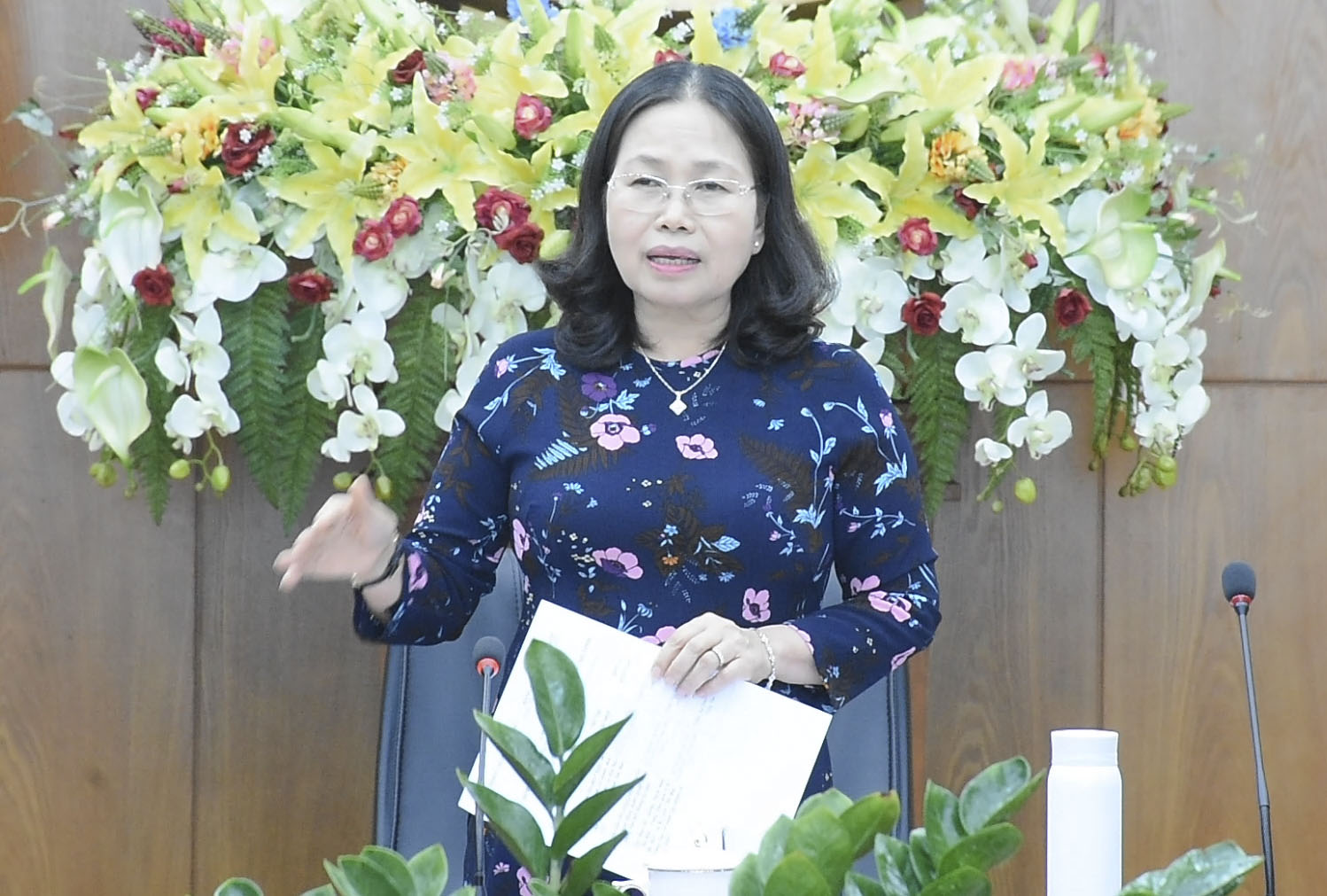 Bà Nguyễn Thị Yến, Phó Bí thư Thường trực Tỉnh ủy, Trưởng Đoàn ĐBQH tỉnh phát biểu kết luận tại cuộc họp.