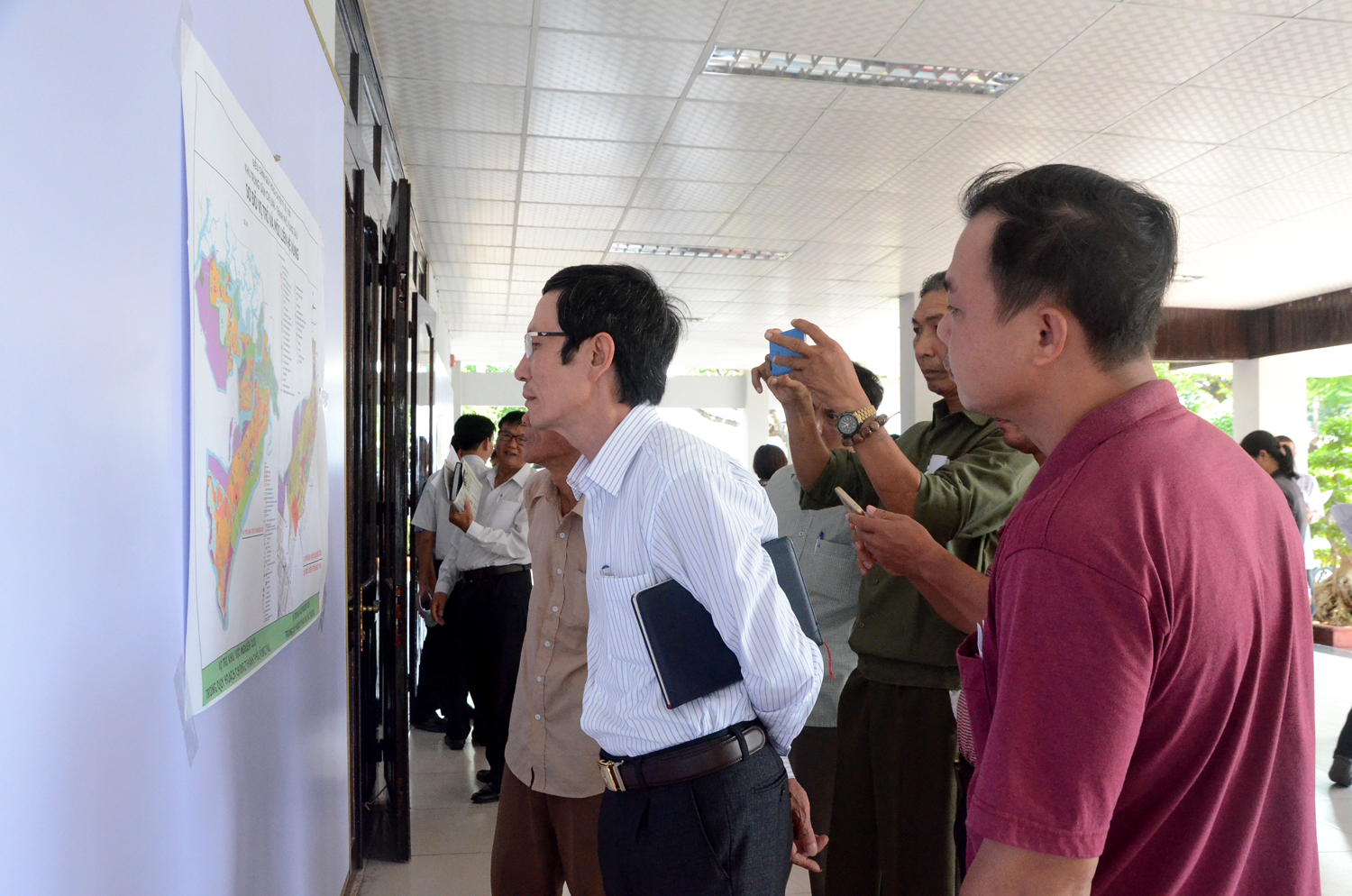 Người dân tìm hiểu về đồ án quy hoạch chung TP. Vũng Tàu đến năm 2035.