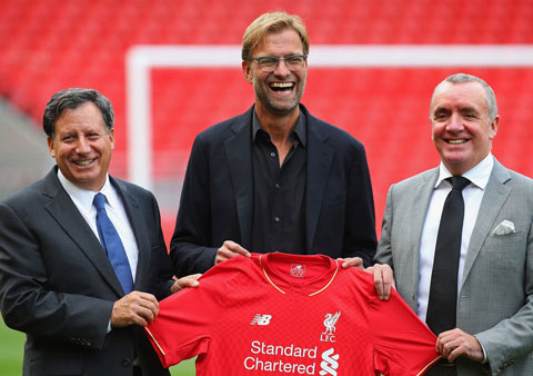 Klopp được chào đón ở Anfield, nhưng phải 5 năm sau thì ông mới đưa được Liverpool lên ngai vàng Premier League.