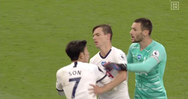 Lloris mắng Song Heung-min vì không pressing đúng cách.