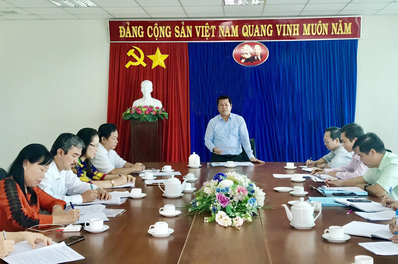 Ông Nguyễn Văn Xinh, Ủy viên Ban Thường vụ Tỉnh ủy, Trưởng Ban Tuyên giáo Tỉnh ủy phát biểu chỉ đạo tại cuộc họp.