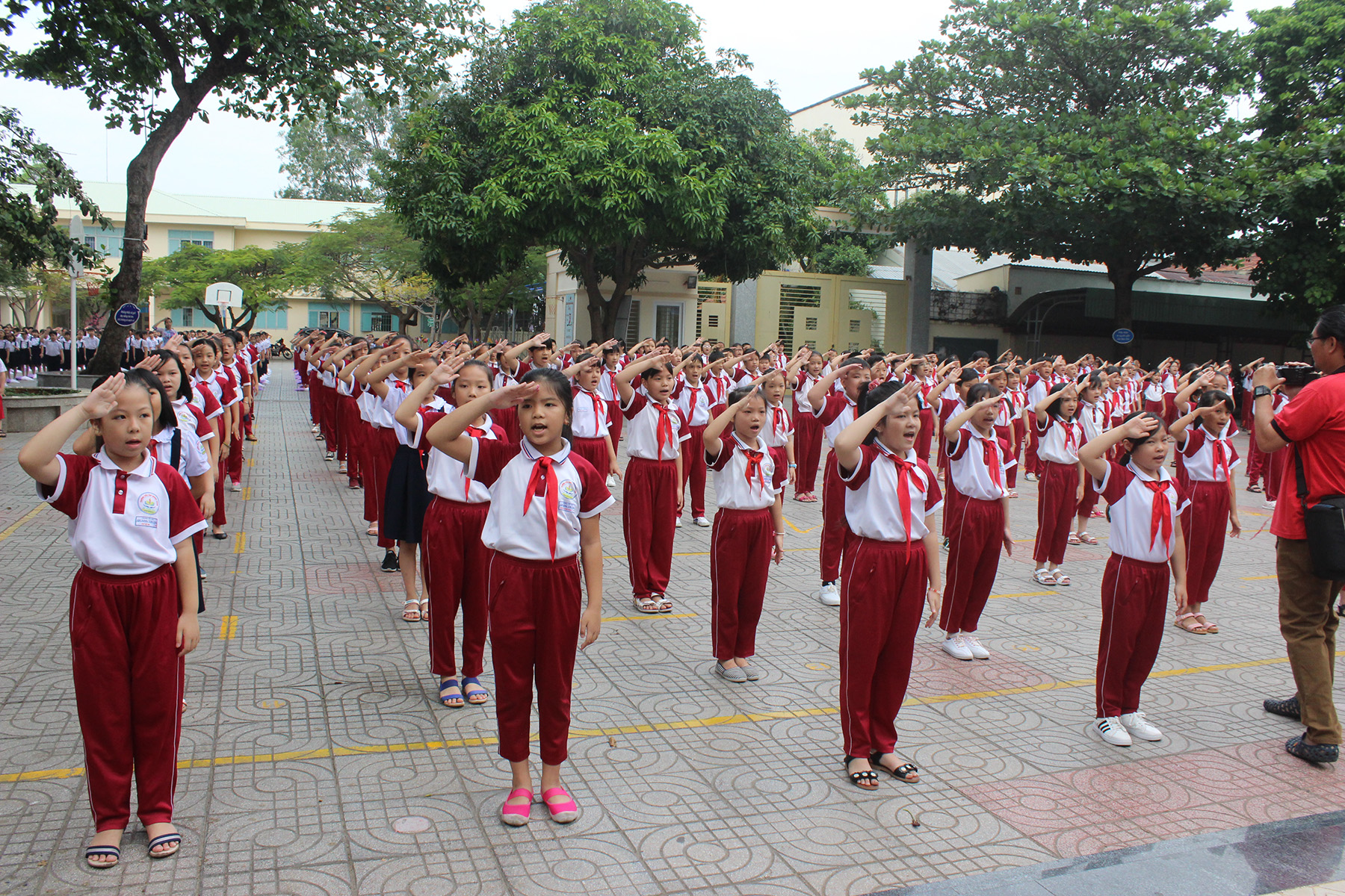 HS Trường TH Quang Trung tham gia các hoạt động tập thể tại trường học. Ảnh: KHÁNH CHI