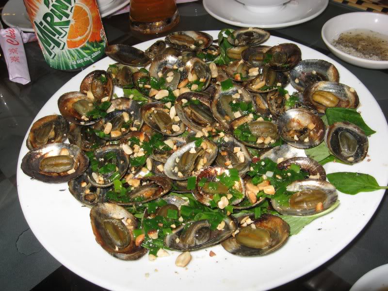 Ốc vú nàng nướng. 