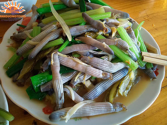 Sá sùng là món ăn bổ dưỡng.