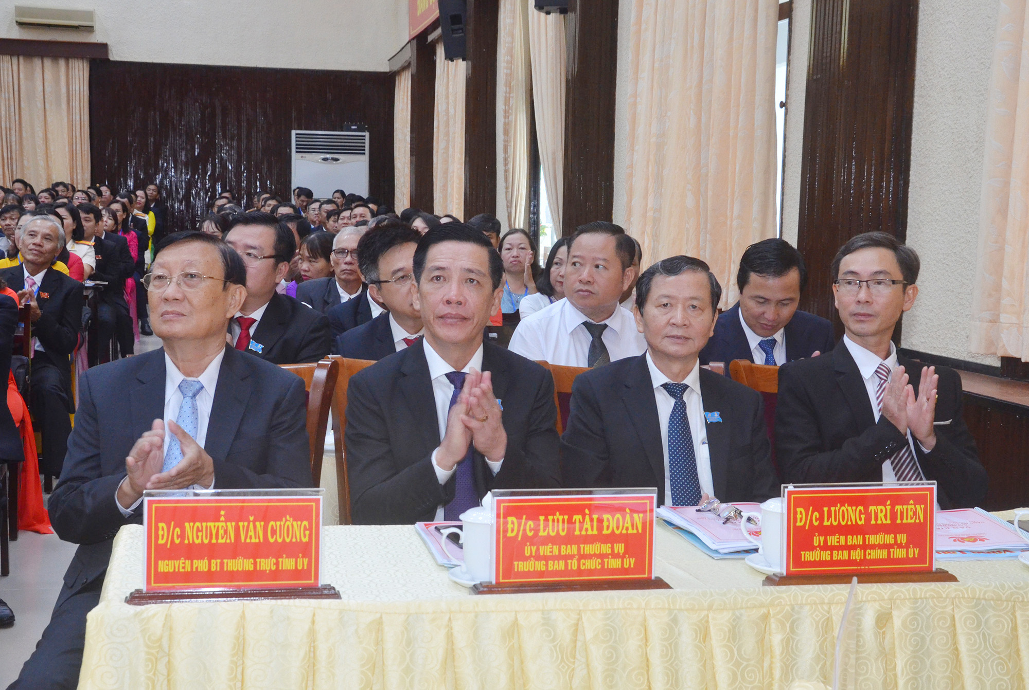 Đồng chí Nguyễn Văn Cường, nguyên Phó Bí thư Thường trực Tỉnh ủy và lãnh đạo các ban Đảng của Tỉnh ủy tham dự Đại hội.
