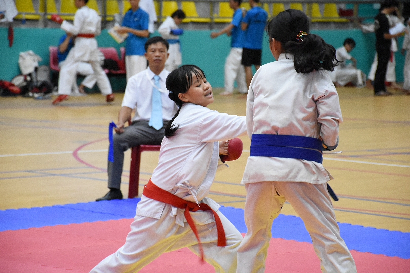 VĐV thi đấu tại giải.