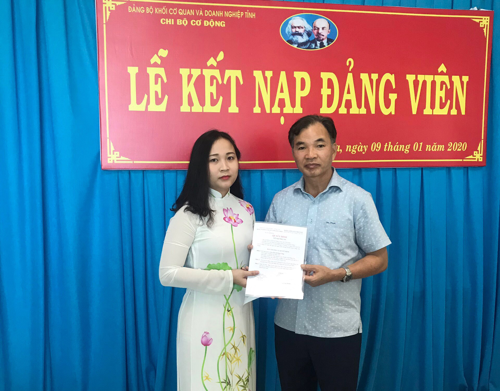 Lễ kết nạp đảng viên của Chi bộ Cơ động (Đảng bộ Khối Cơ quan và Doanh nghiệp tỉnh). Ảnh: CTV