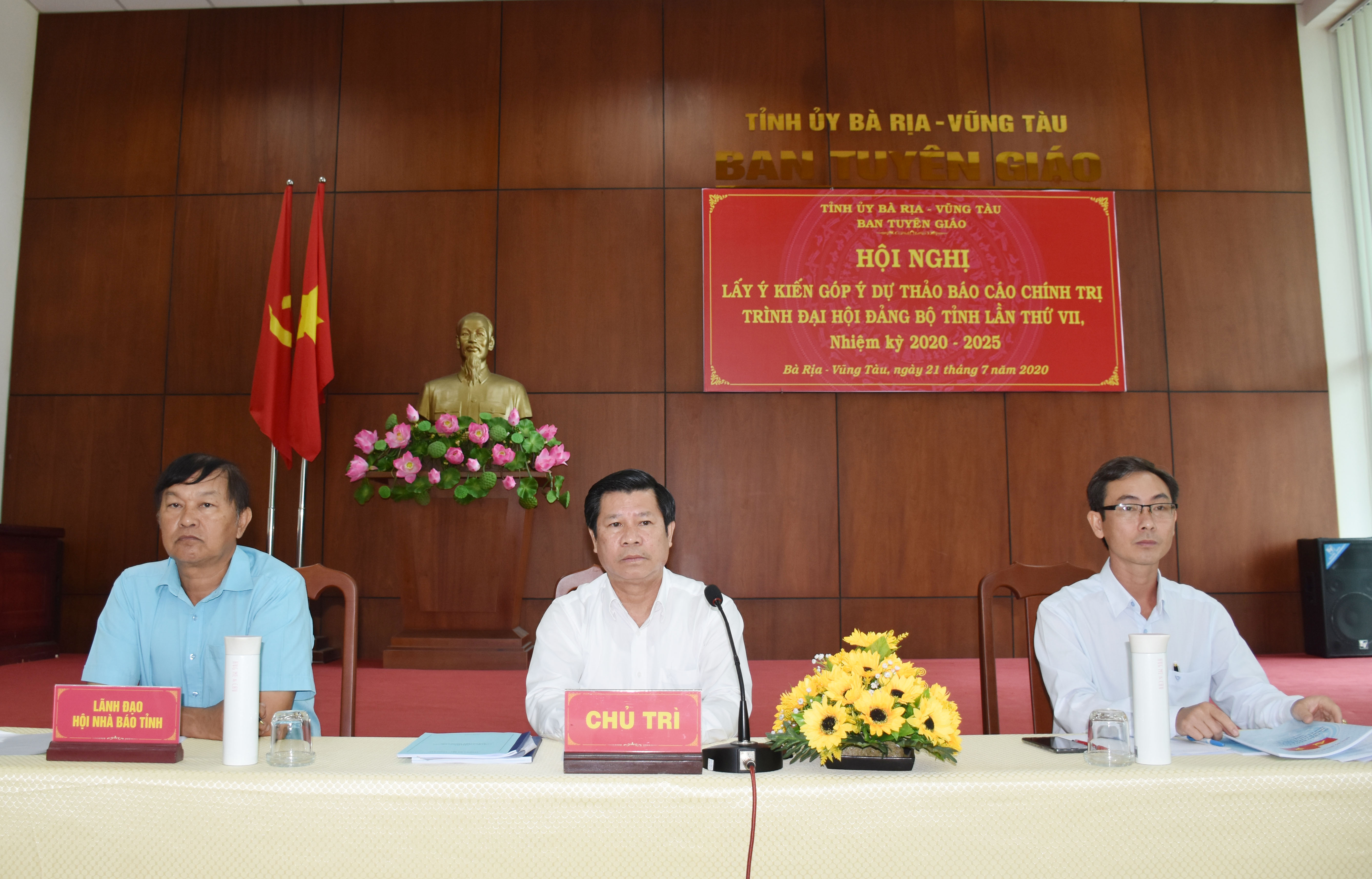Ông Nguyễn Văn Xinh, Ủy viên Ban Thường vụ Tỉnh ủy, Trưởng Ban Tuyên giáo Tỉnh ủy chủ trì hội nghị. 