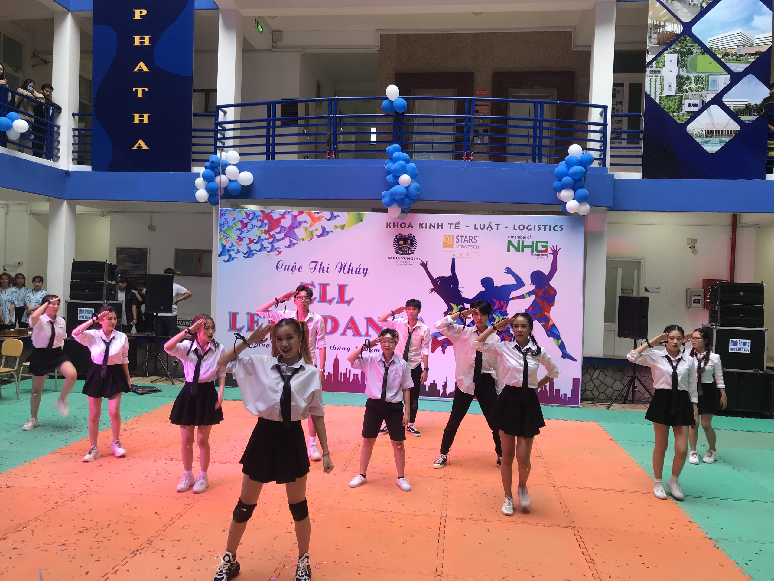Tiết mục nhảy “Lớp học vui nhộn” của lớp DH18QS.