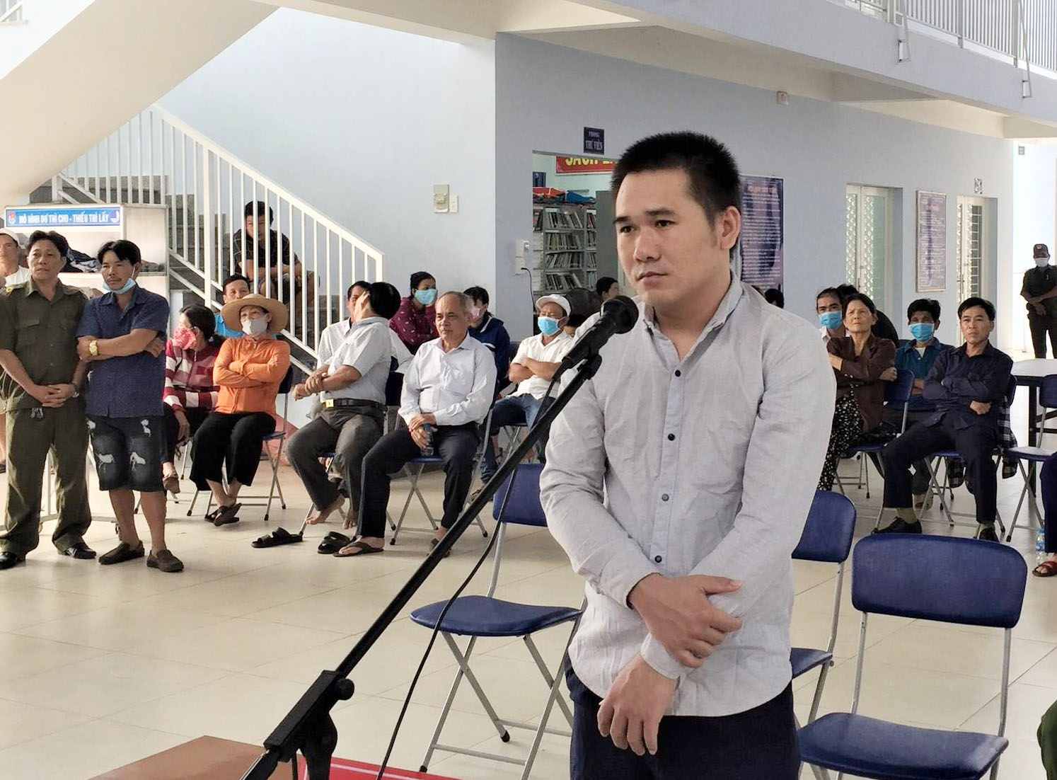 Đối tượng Nguyễn Quốc Bảo Thận tại phiên tòa.