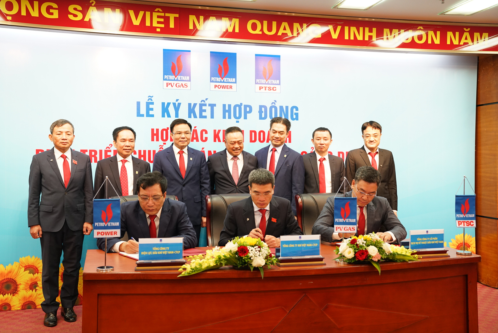 Đại diện PV Gas, PTSC, PV Power ký kết Hợp đồng hợp tác kinh doanh.