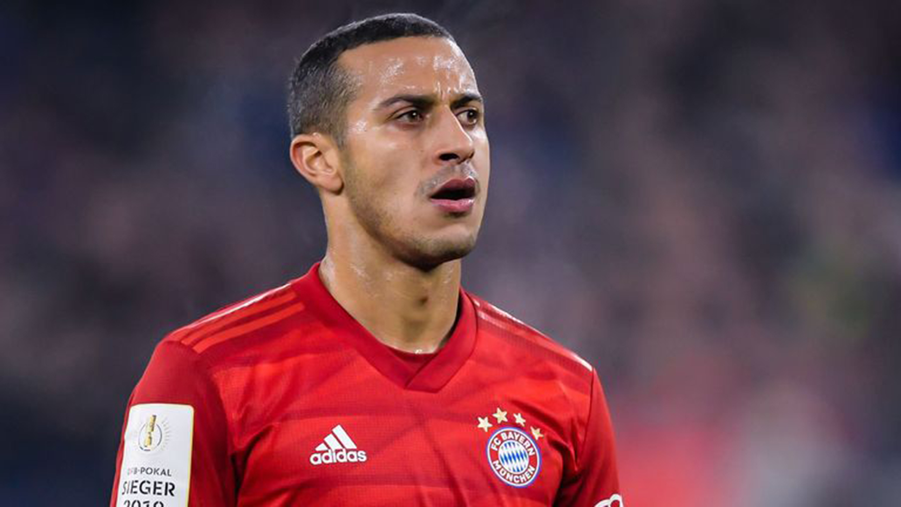 Liverpool chiêu mộ nhạc trưởng tuyến giữa của Bayern.
