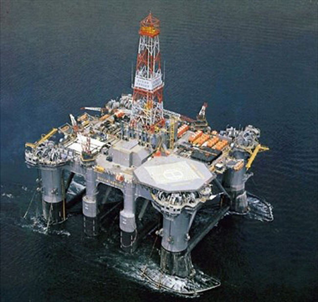 Giàn khoan Ocean Ranger trước ngày xảy ra thảm họa.
