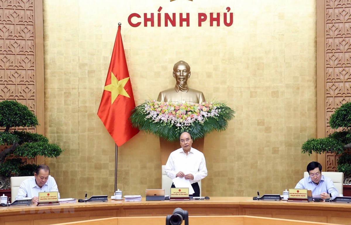 Thủ tướng Nguyễn Xuân Phúc phát biểu kết luận phiên họp.