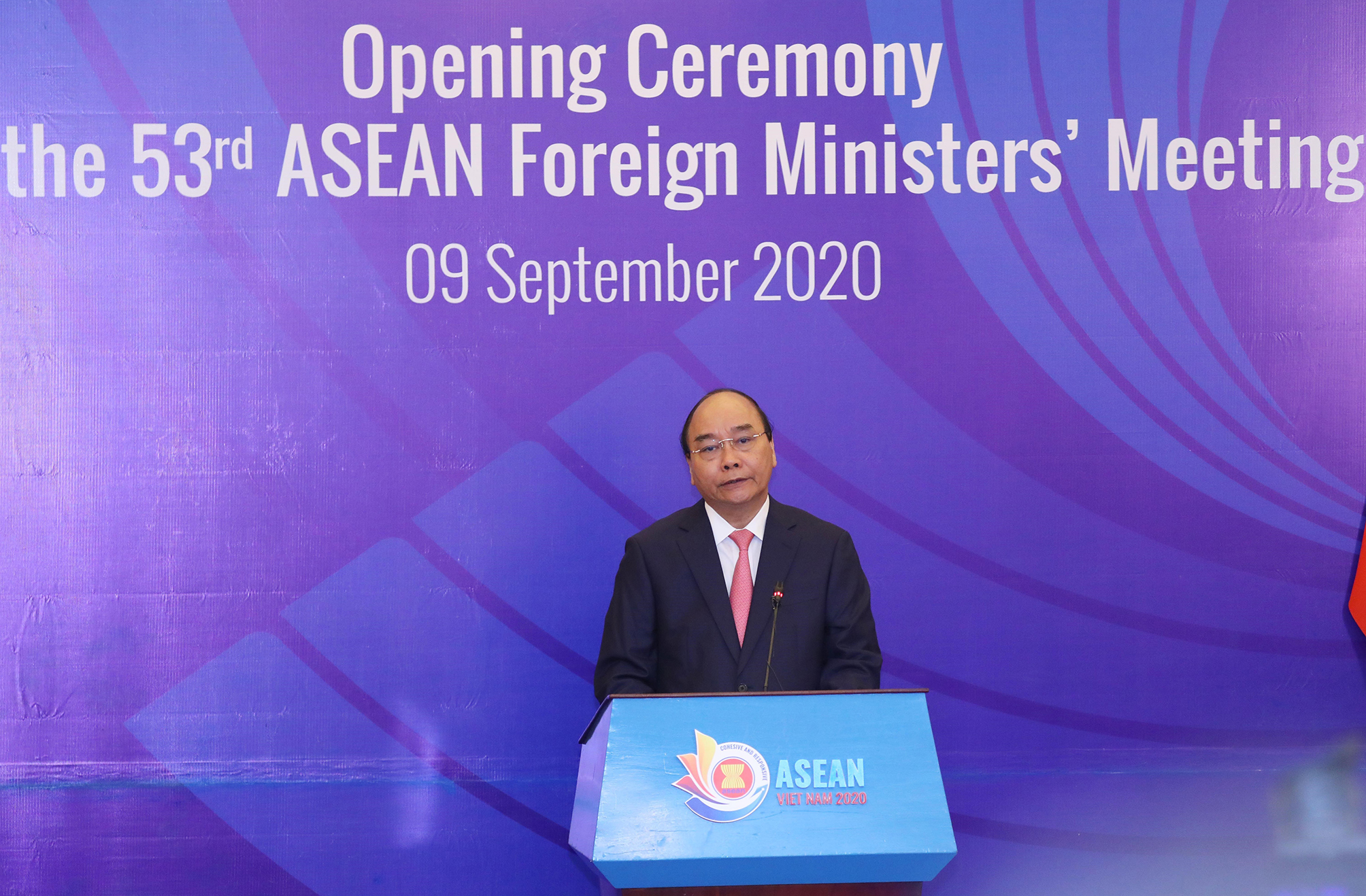 Thủ tướng Nguyễn Xuân Phúc, Chủ tịch ASEAN 2020, phát biểu tại hội nghị.