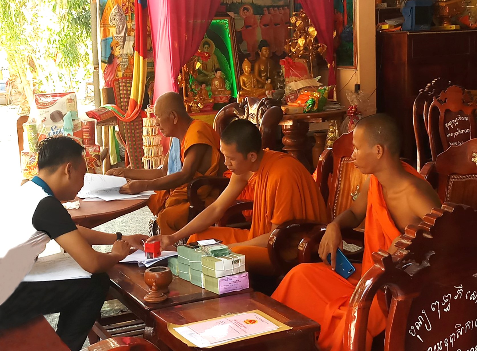 Người dân An Hảo phấn khởi nhận tiền đền bù thu hồi đất từ Sao Mai Group
