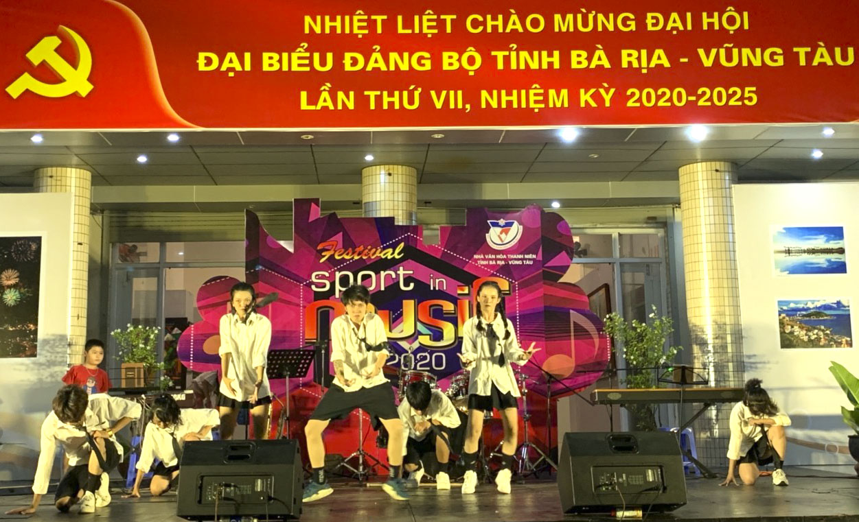 Một tiết mục vũ đạo sôi động của nhóm nhảy Zeal crew trong chương trình “Festival sport in Music”.