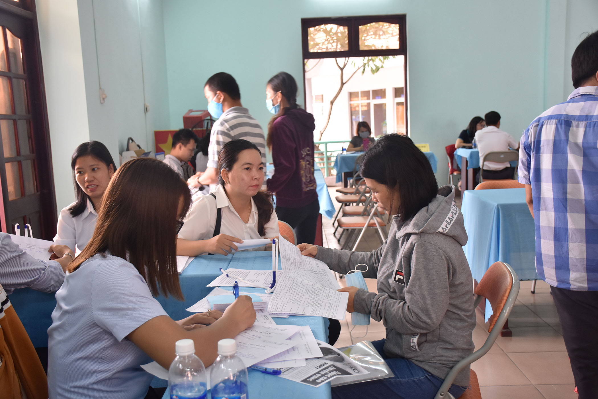 Người lao động được tư vấn việc làm tại phiên giao dịch việc làm lần thứ 5/2020 được tổ chức tại TX.Phú Mỹ. 