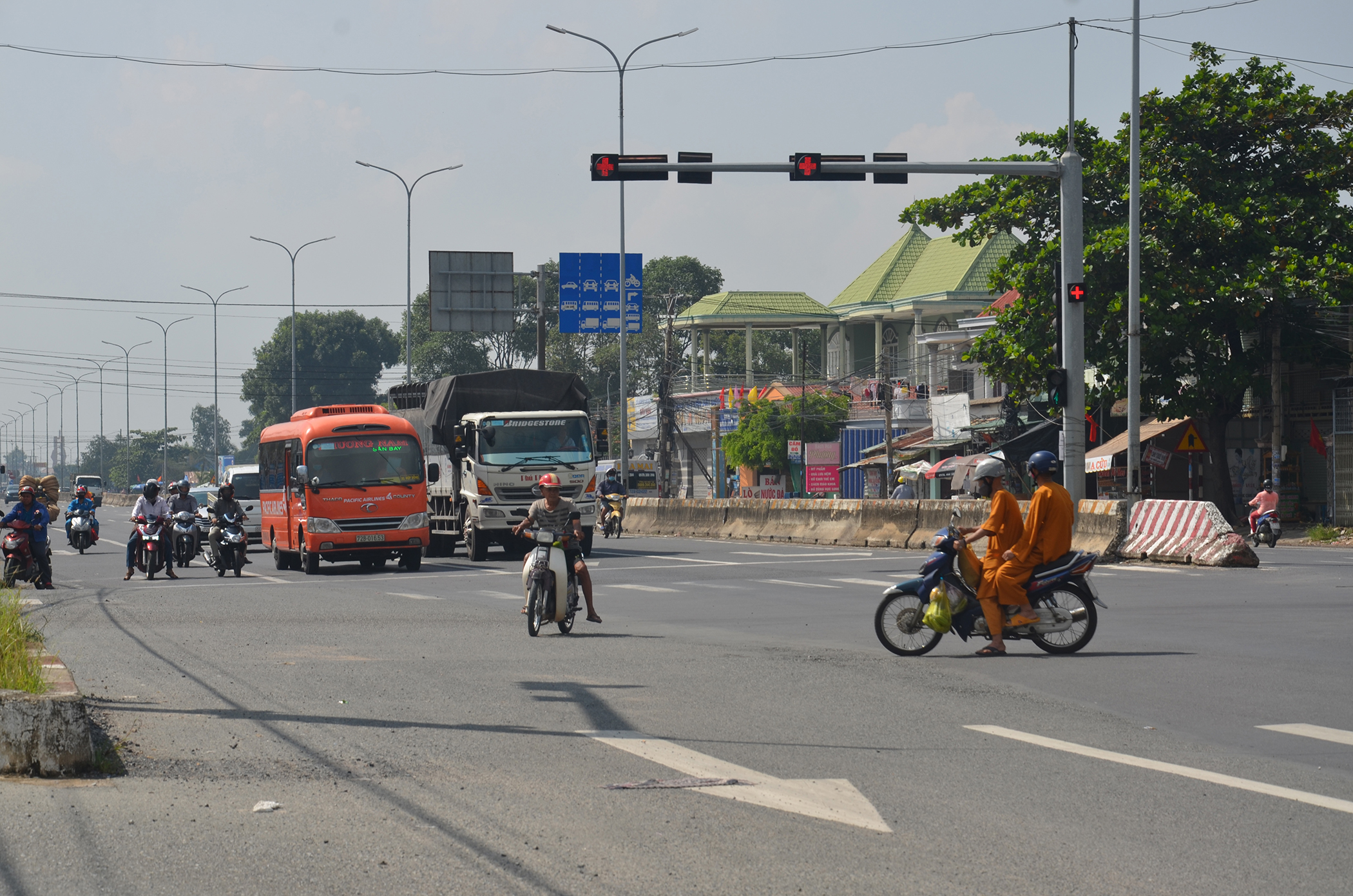Phương tiện lưu thông trên QL51.