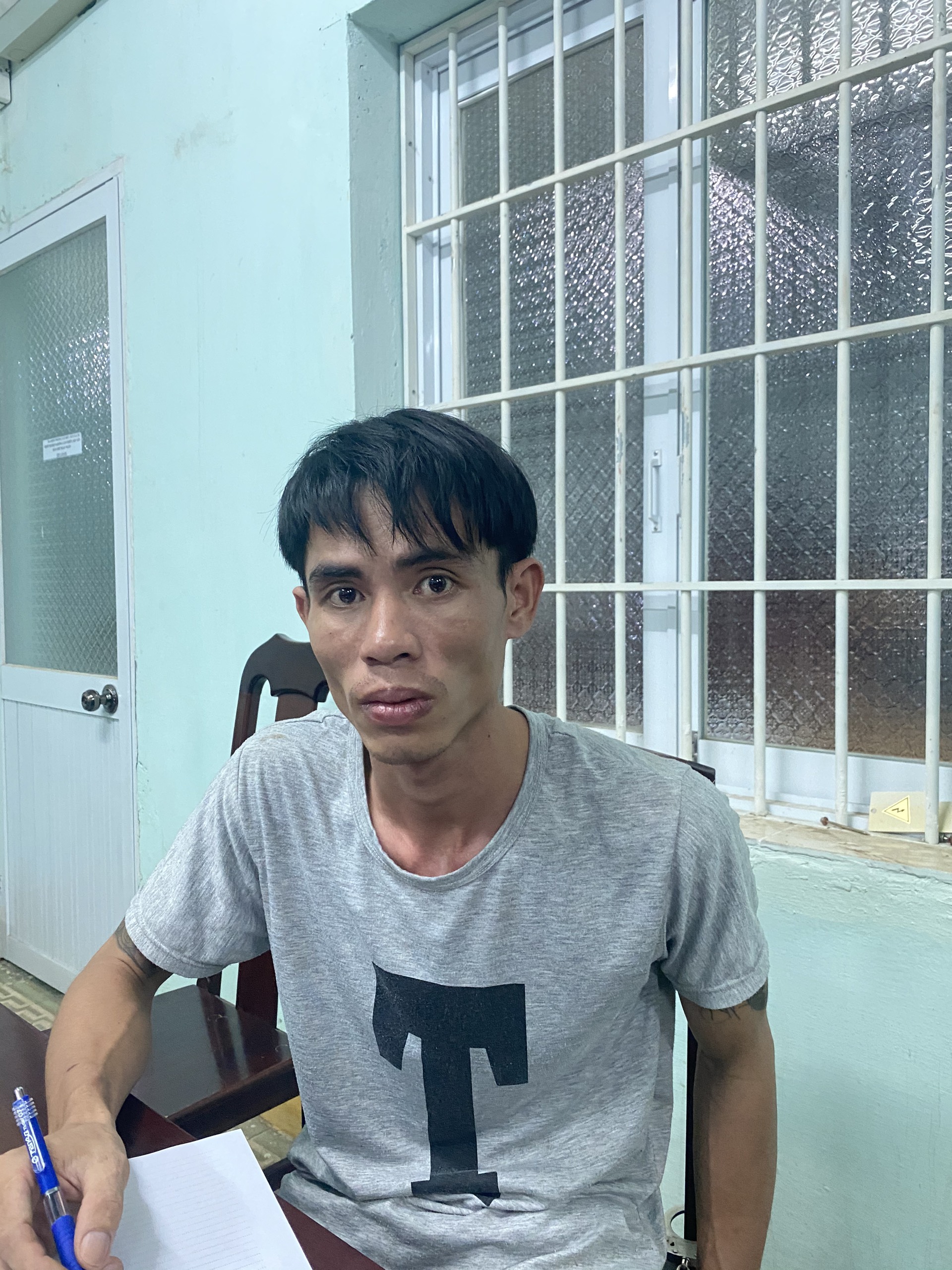 Nguyễn Văn Linh tại cơ quan Công an.