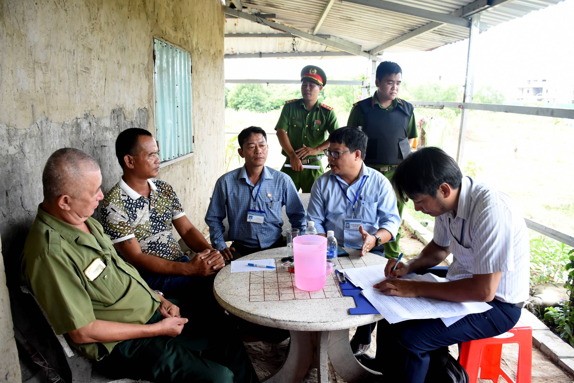 Cơ quan chức năng yêu cầu ông Trần Viết Dũng tự tháo dỡ công trình trái phép đúng thời gian đã cam kết.