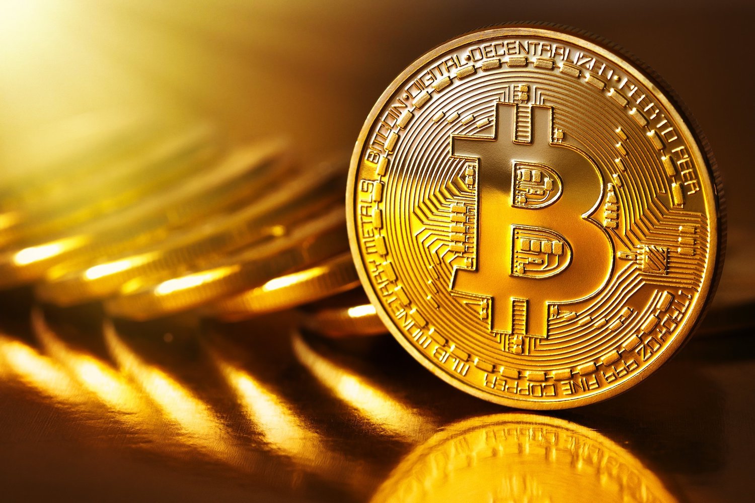 Tiền điện tử bitcoin. (Nguồn: golegal)
