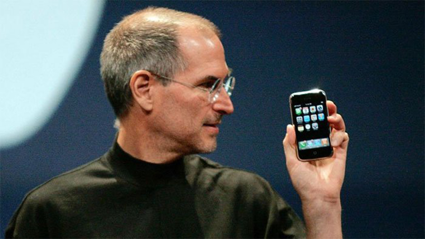 iPhone ra đời năm 2007.
