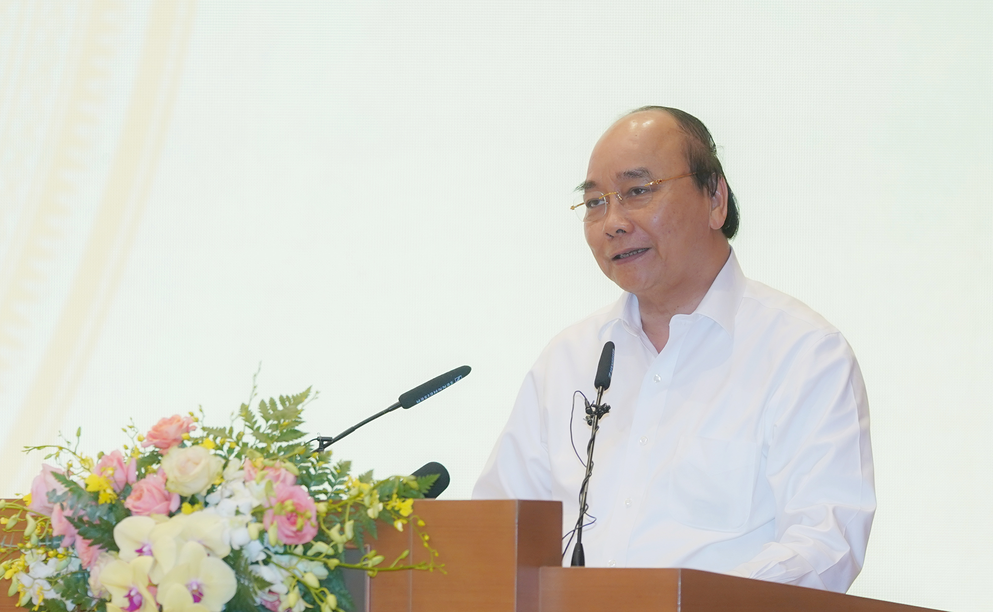 Thủ tướng Chính phủ Nguyễn Xuân Phúc phát biểu tại buổi gặp mặt. - Ảnh: VGP/Quang Hiếu